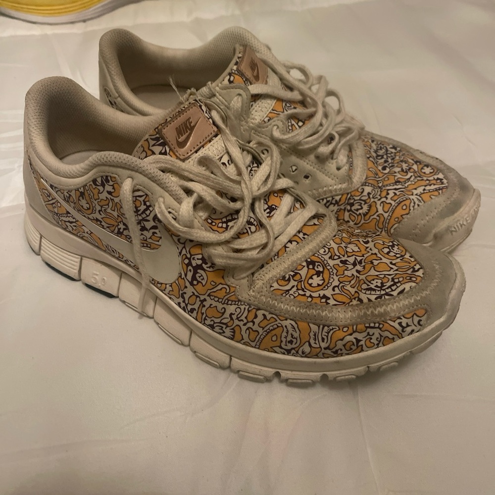 Nike Free Run - Womans 9.5